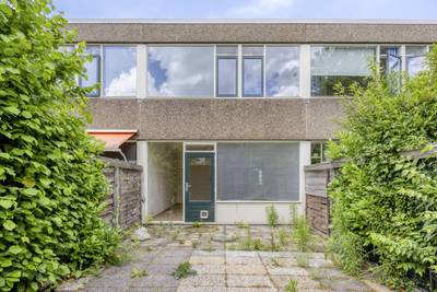 Bizet 18, Naaldwijk